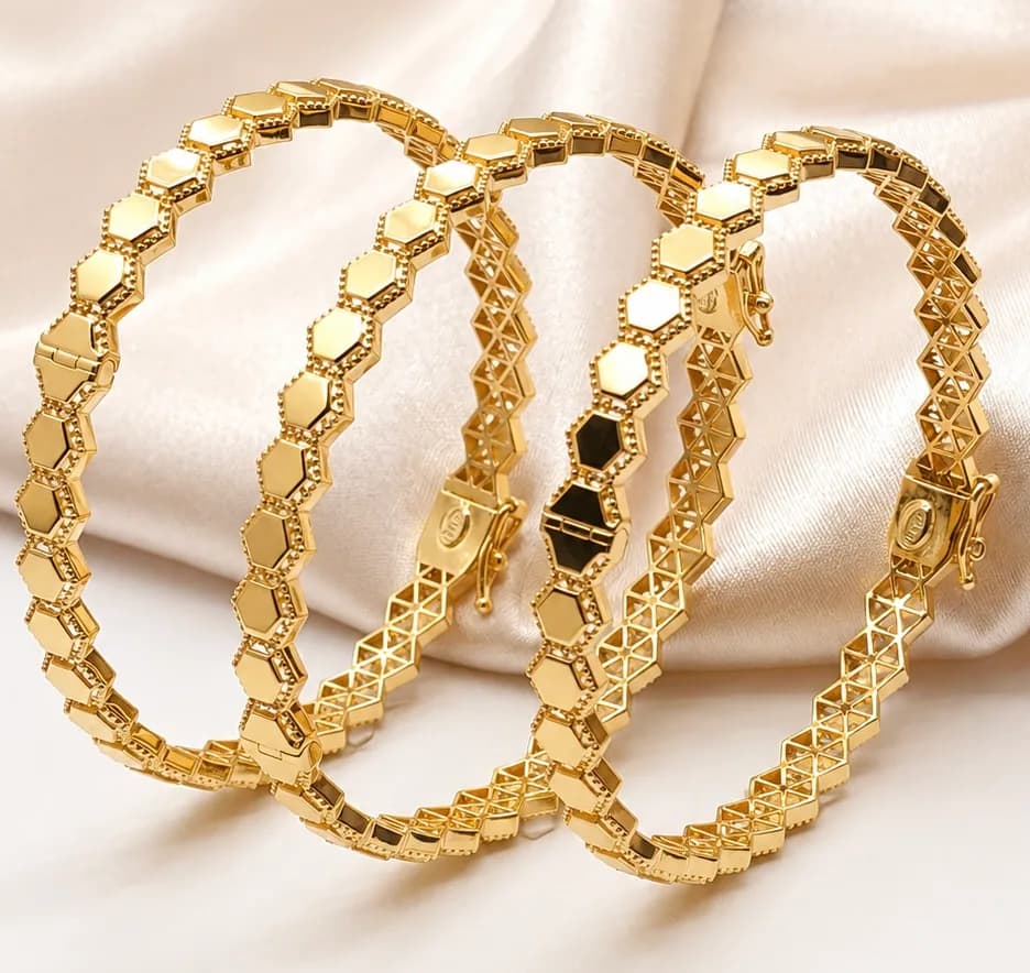 Trois Joncs Hexagones en or